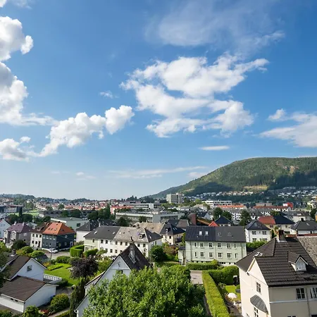 ホームステイ Privat Rom I Koselig Bergenshus ベルゲン