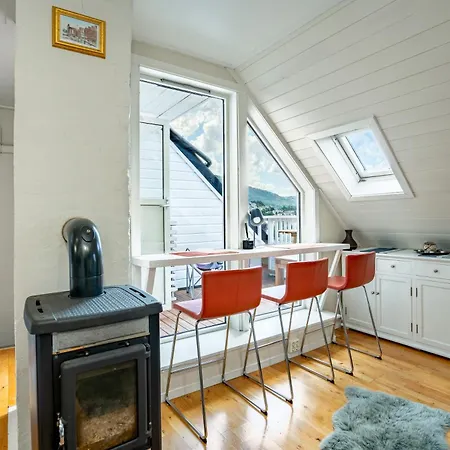 Privat Rom I Koselig Bergenshus ベルゲン