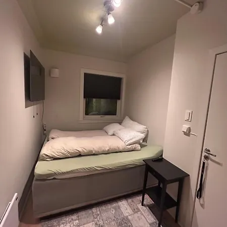 Privat Rom I Koselig Bergenshus Проживання в сім'ї Берген